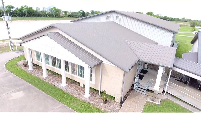 The covered front entrance of Tri-County Baptist Church